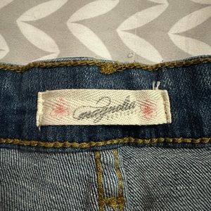 New, Never Worn Magnolia Boutique distressed boyfriend jeans👖